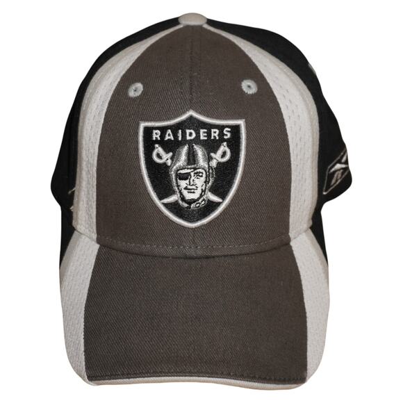 Reebok NFL EQUIPMENT Oakland Raiders Fitted Hat Cap Mesh Side Panels Black Grey - Picture 1 of 6